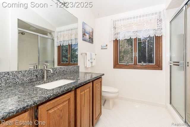 1574 Devonshire Drive, Troy, MI 48098