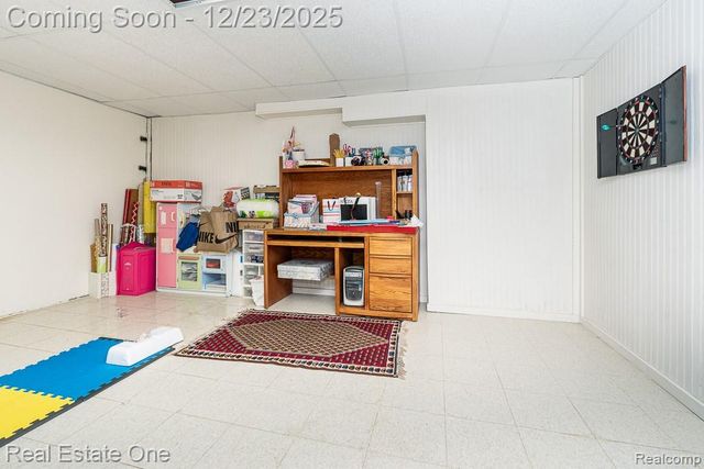 1574 Devonshire Drive, Troy, MI 48098