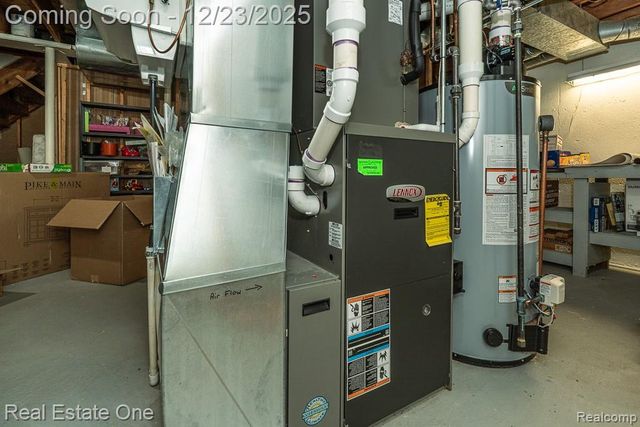 1574 Devonshire Drive, Troy, MI 48098