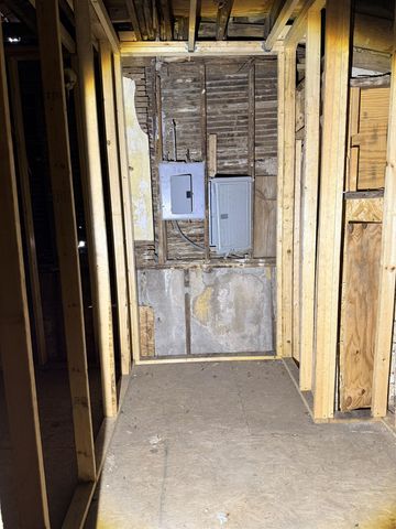 122 E 13th St N, Wichita, KS 67214