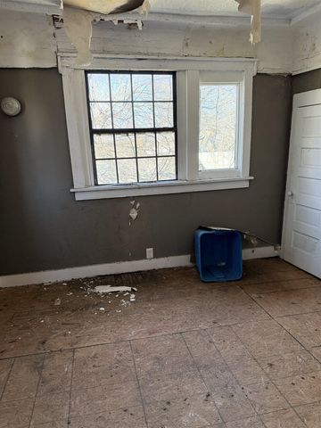 122 E 13th St N, Wichita, KS 67214