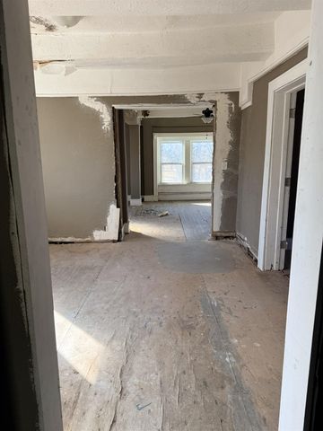 122 E 13th St N, Wichita, KS 67214