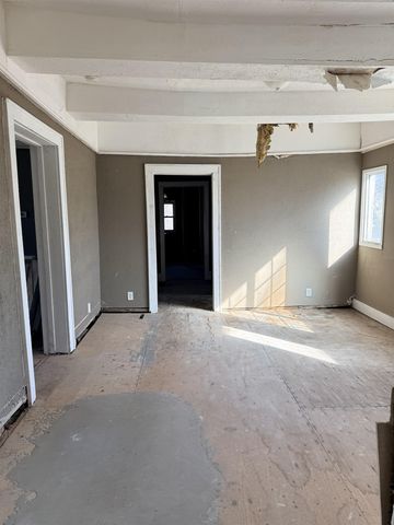 122 E 13th St N, Wichita, KS 67214