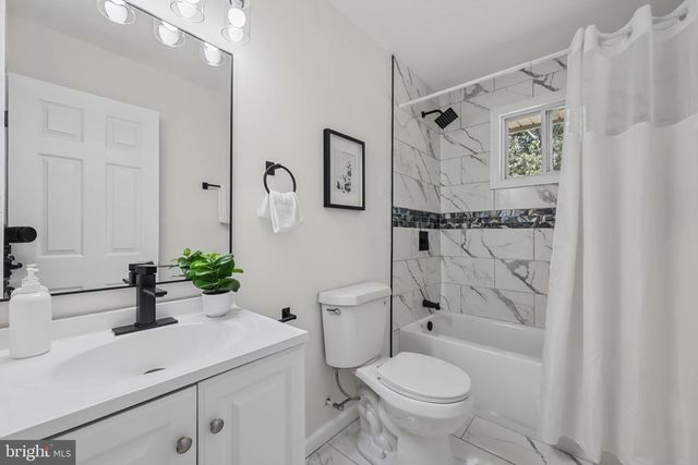 15 PENNY LN, Pasadena, MD 21122