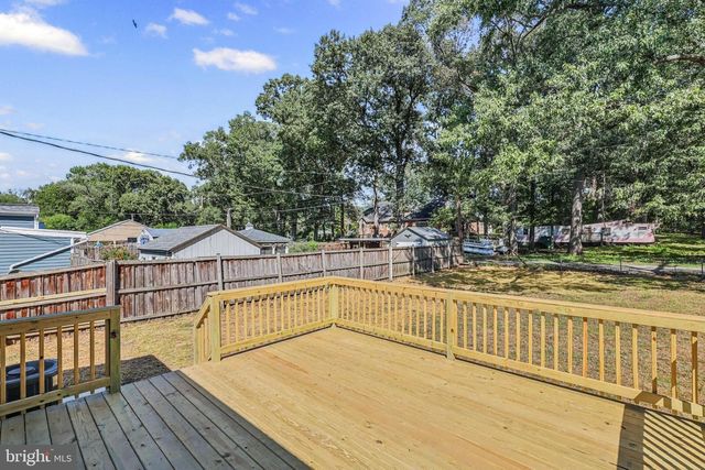 15 PENNY LN, Pasadena, MD 21122