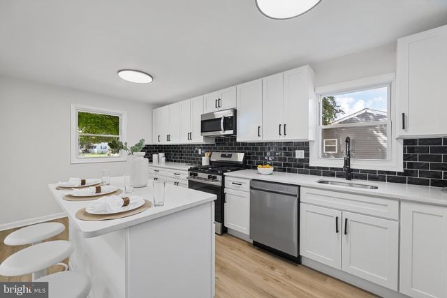 15 PENNY LN, Pasadena, MD 21122