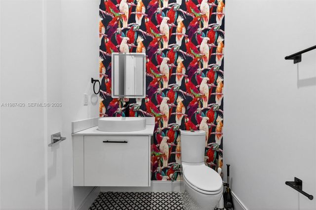 8237 NW 43rd St, Doral, FL 33166