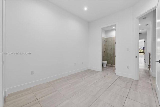 8237 NW 43rd St, Doral, FL 33166