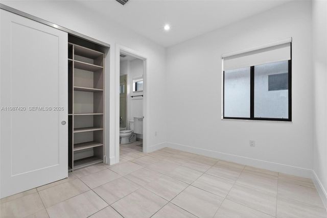 8237 NW 43rd St, Doral, FL 33166