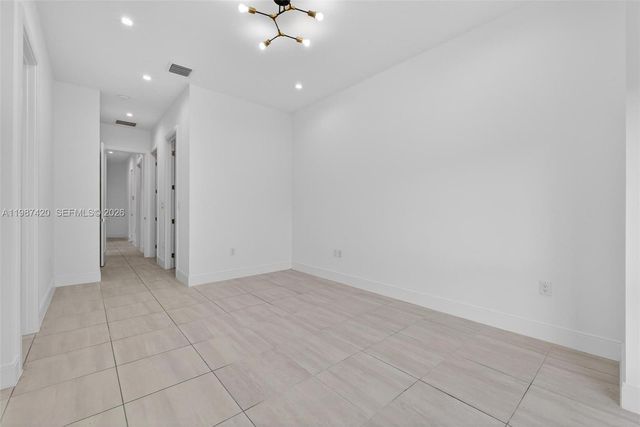 8237 NW 43rd St, Doral, FL 33166