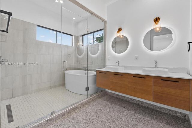 8237 NW 43rd St, Doral, FL 33166