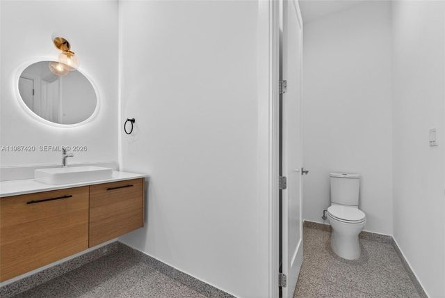 8237 NW 43rd St, Doral, FL 33166