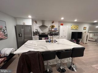 5830 HENRY, Philadelphia, PA 19128