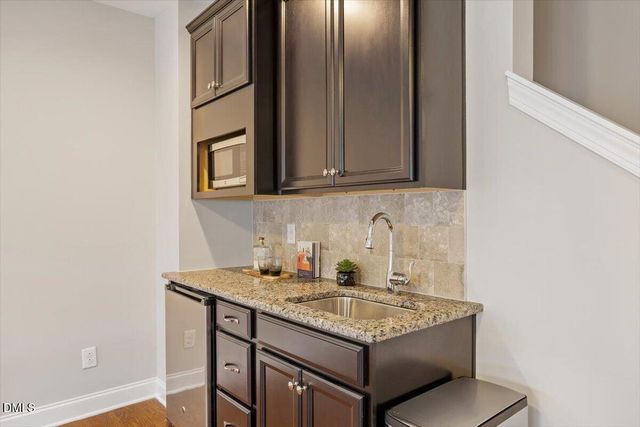 7504 Banksiana Way, Raleigh, NC 27613