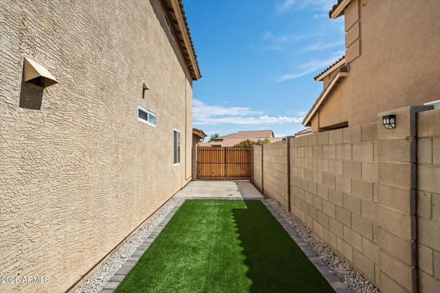 31390 N CACTUS Drive, San Tan Valley, AZ 85143