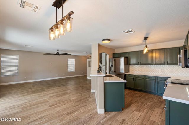 31390 N CACTUS Drive, San Tan Valley, AZ 85143