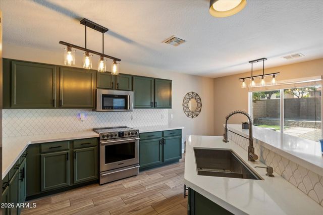 31390 N CACTUS Drive, San Tan Valley, AZ 85143