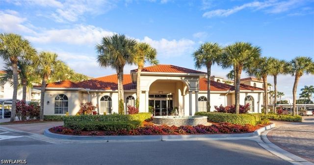 37 High Point CIR E 305, Naples, FL 34103