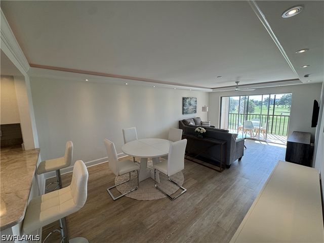 37 High Point CIR E 305, Naples, FL 34103