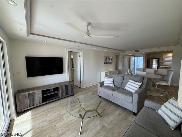 37 High Point CIR E 305, Naples, FL 34103