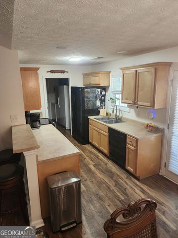 166 Fellowship Drive, Barnesville, GA 30204