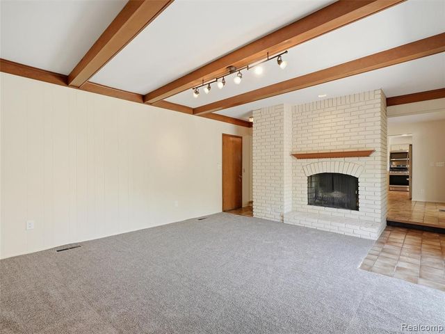 31526 Sunset Drive, Beverly Hills, MI 48025