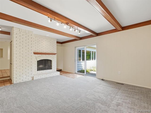 31526 Sunset Drive, Beverly Hills, MI 48025