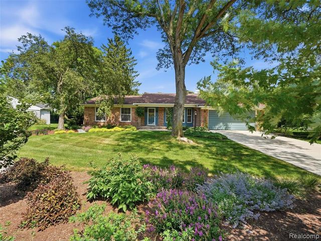 31526 Sunset Drive, Beverly Hills, MI 48025