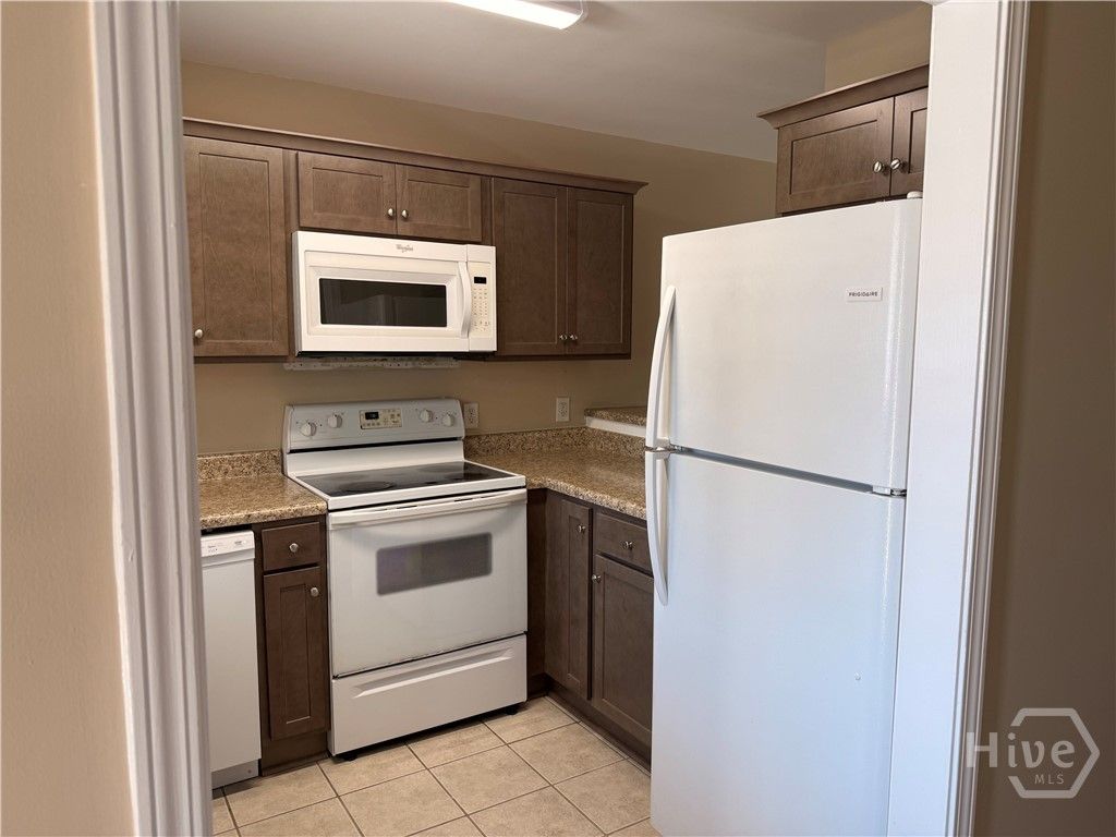 Image 4 of property listing at 84 Aubrey Trail, Richmond Hill, GA 31324