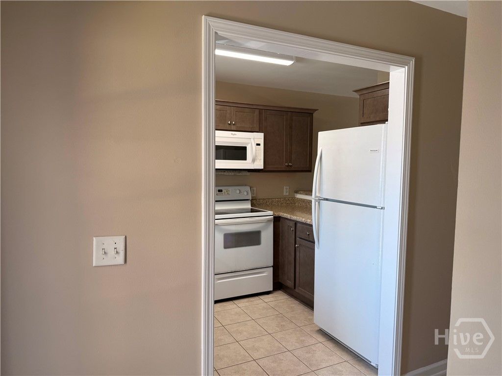 Image 5 of property listing at 84 Aubrey Trail, Richmond Hill, GA 31324