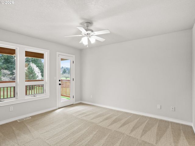 18707 Ne 229TH Ct, Brush Prairie, WA 98606