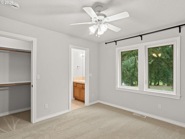 18707 Ne 229TH Ct, Brush Prairie, WA 98606