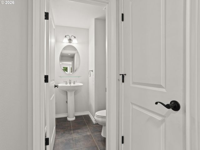 18707 Ne 229TH Ct, Brush Prairie, WA 98606