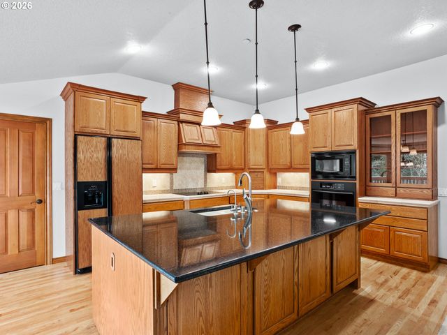 18707 Ne 229TH Ct, Brush Prairie, WA 98606