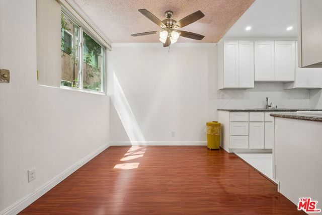 530 S Barrington Avenue 110, Los Angeles, CA 90049