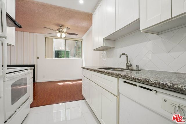 530 S Barrington Avenue 110, Los Angeles, CA 90049