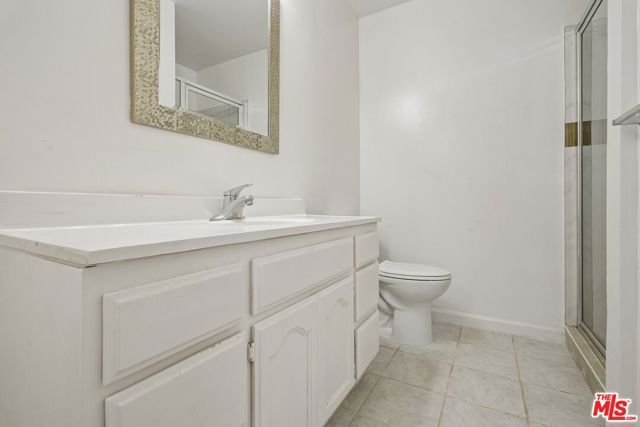 530 S Barrington Avenue 110, Los Angeles, CA 90049