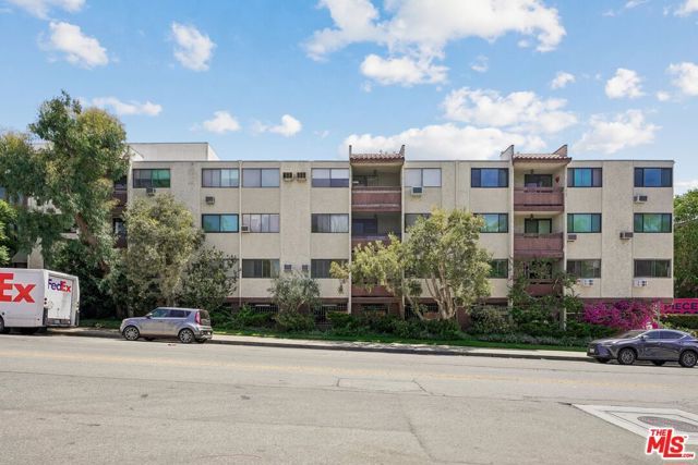 530 S Barrington Avenue 110, Los Angeles, CA 90049