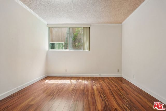 530 S Barrington Avenue 110, Los Angeles, CA 90049