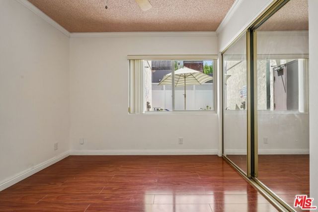 530 S Barrington Avenue 110, Los Angeles, CA 90049