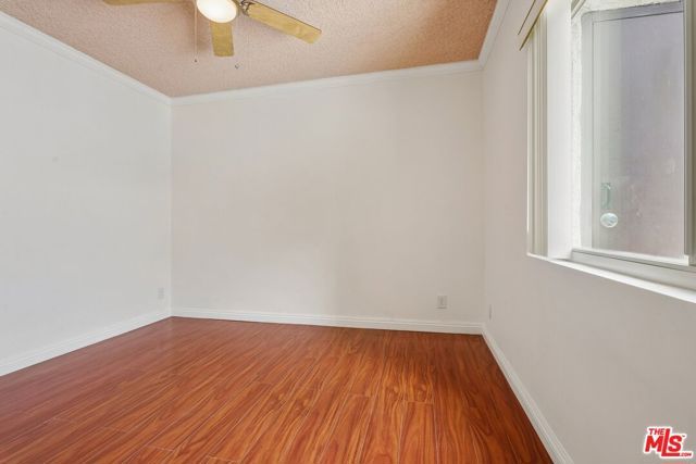 530 S Barrington Avenue 110, Los Angeles, CA 90049