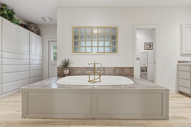 1418 Rain Song, San Antonio, TX 78260