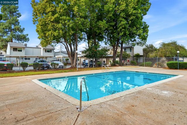 1195 Kenwal Rd B, Concord, CA 94521