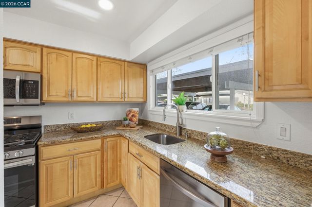 1195 Kenwal Rd B, Concord, CA 94521