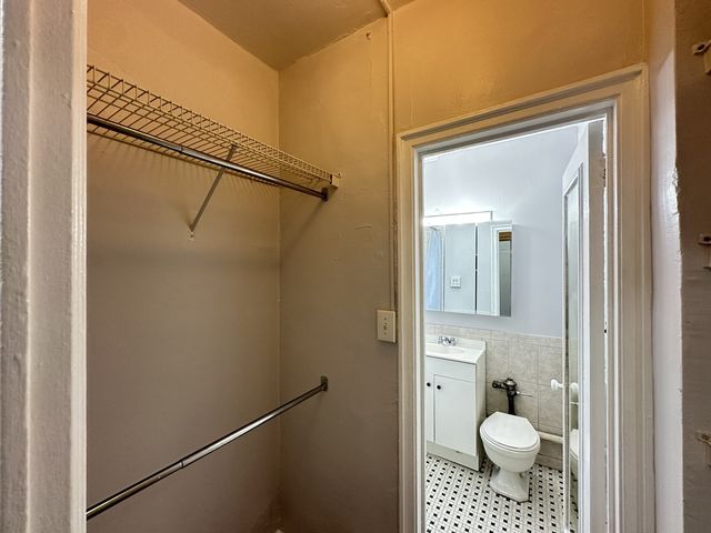 434 W Wellington Avenue 207, Chicago, IL 60657