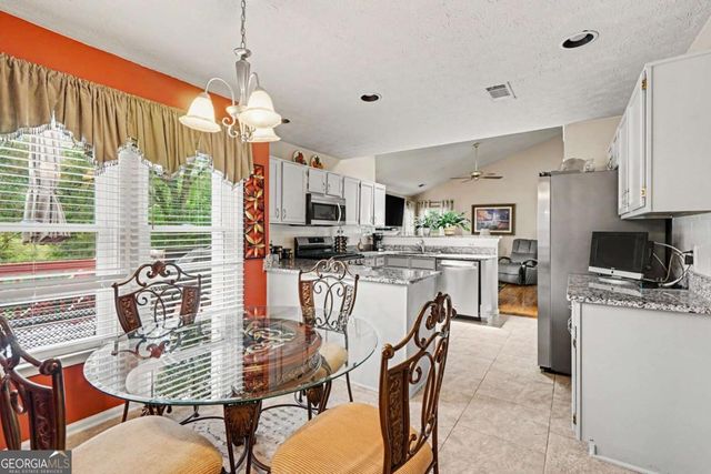 1975 Wynhurst Crossing, Stone Mountain, GA 30088