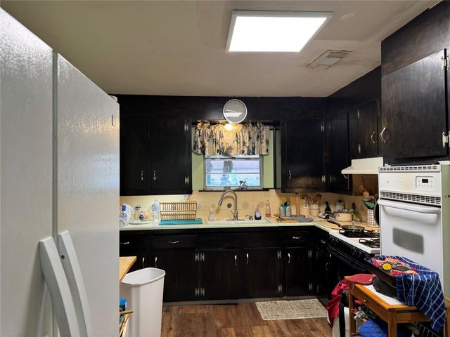 308 Edgewater Street, Richwood, TX 77531