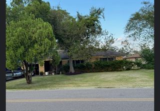 308 Edgewater Street, Richwood, TX 77531