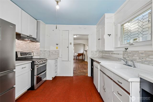 4055 Latona Avenue NE, Seattle, WA 98105