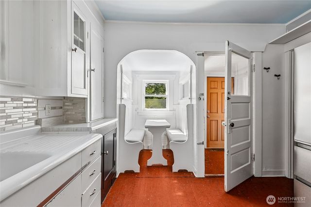 4055 Latona Avenue NE, Seattle, WA 98105